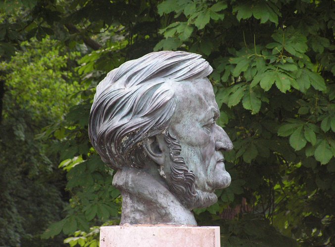 Büste Richard Wagners im Festspielpark Bayreuth, Skulptur von Arno Breker